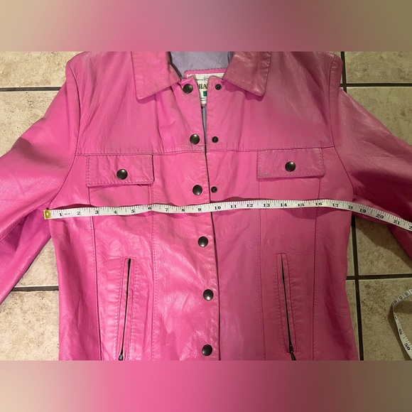 💰 PRICE DROP 💰on this Barbie Rare Gorgeous Pink vintage leather jacket - Picture 4 of 4